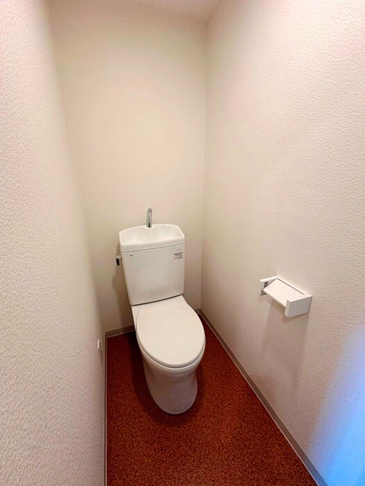 物件内観写真8　(トイレ)