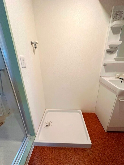 物件内観写真10　(洗濯機置場)