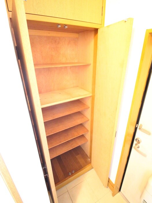 物件内観写真14　(靴箱)