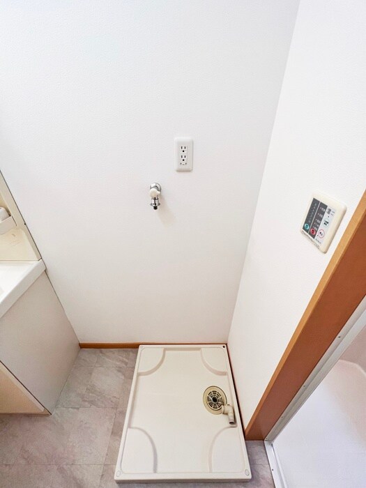 物件内観写真19　(洗濯機置場)