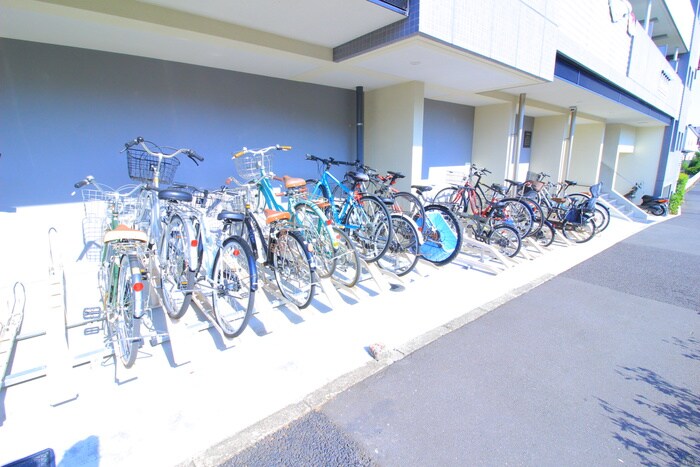 物件外観写真4　(駐輪場)