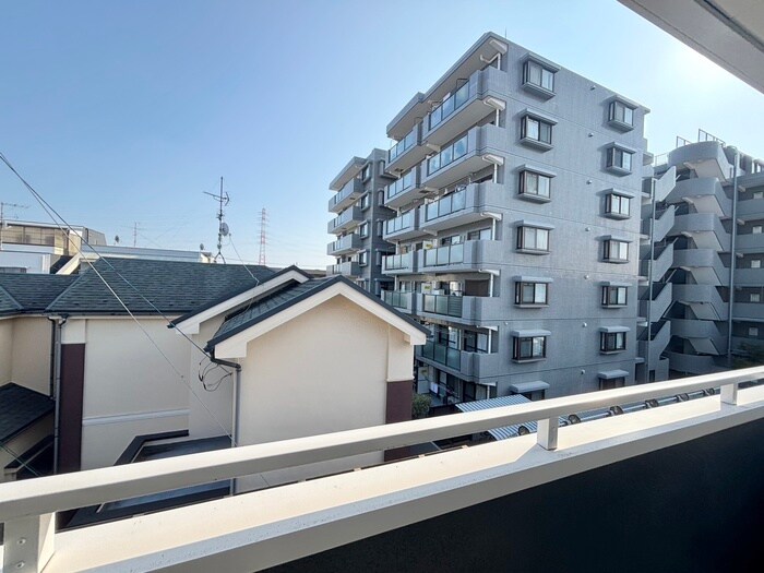 物件内観写真15　(室内からの展望)