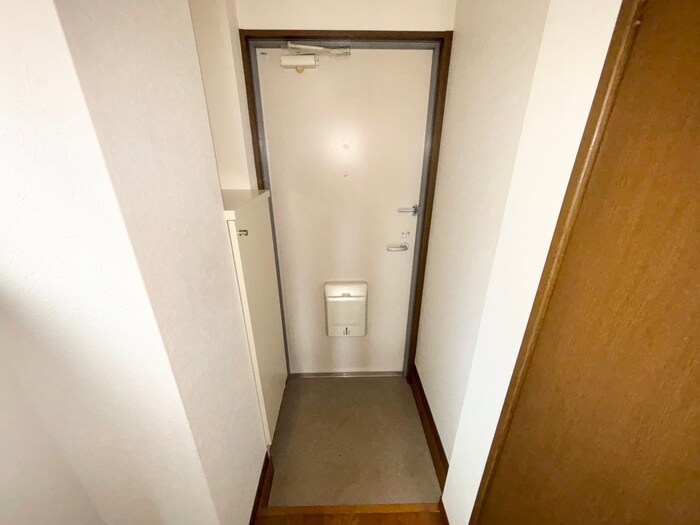 物件内観写真18　(玄関)