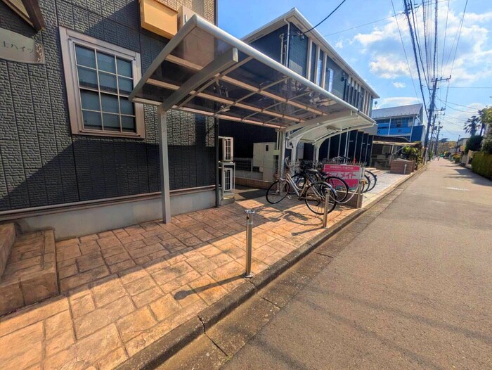 物件外観写真3　(駐輪場)