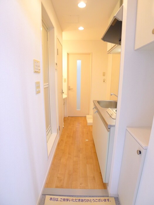 物件内観写真12　(玄関)