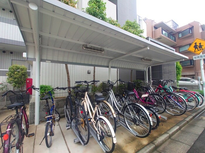 物件外観写真5　(駐輪場)