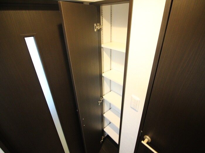 物件内観写真13　(収納)