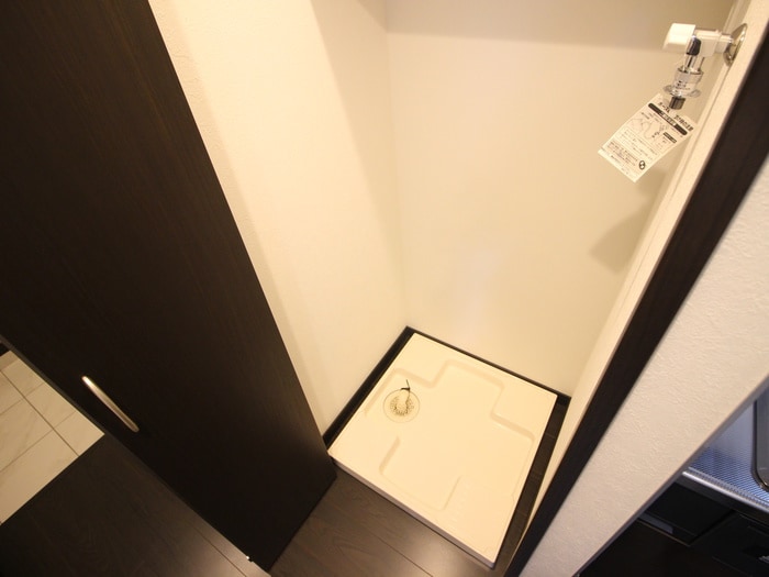 物件内観写真17　(洗濯機置場)