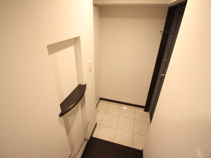 物件内観写真18　(玄関)