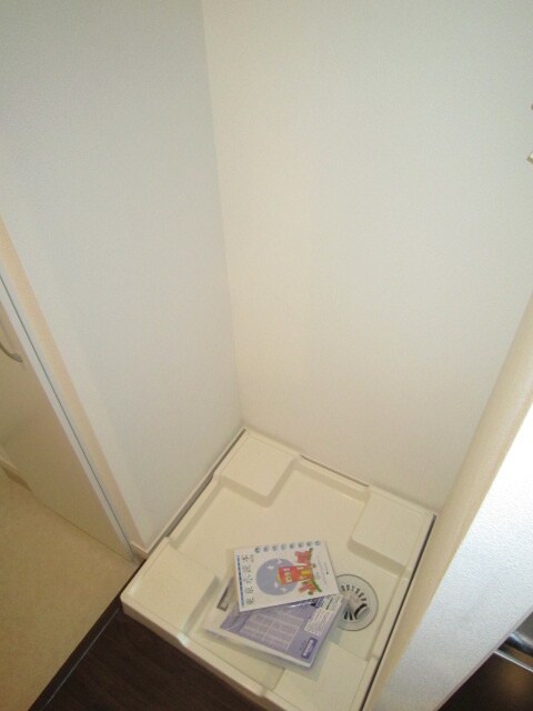物件内観写真14　(洗濯機置場)