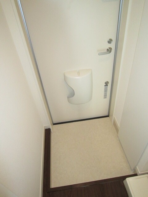 物件内観写真16　(玄関)