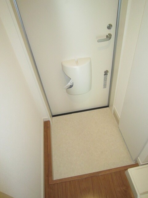 物件内観写真16　(玄関)