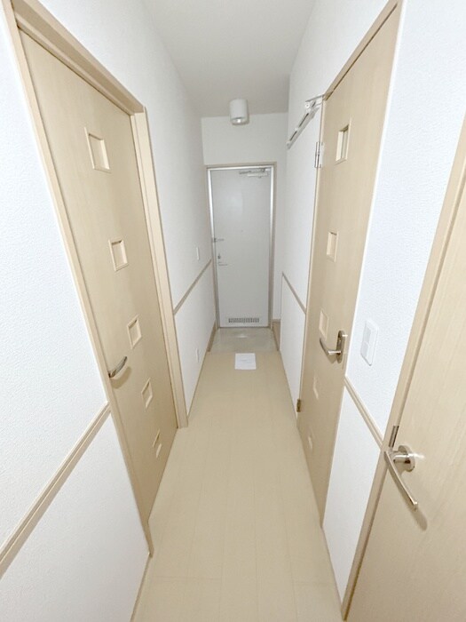 物件内観写真20　(廊下)