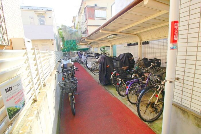 物件外観写真5　(駐輪場)