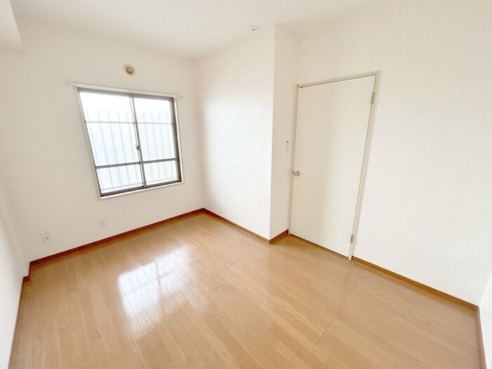 物件内観写真10　(居室)