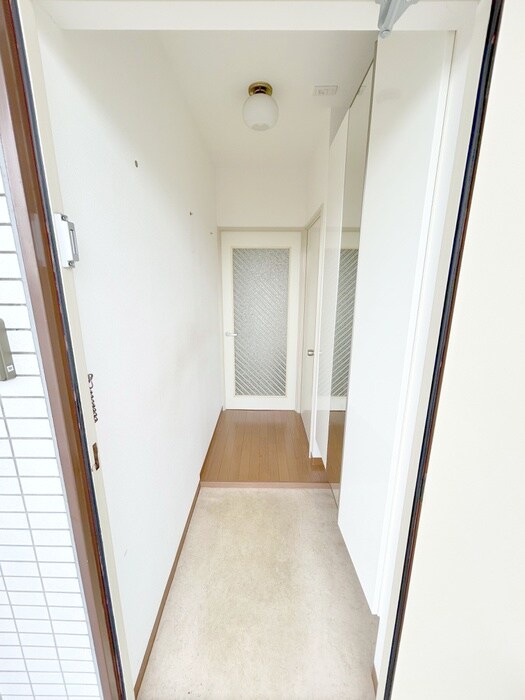 物件内観写真17　(玄関)