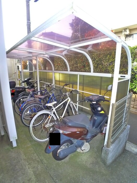 物件外観写真5　(駐輪場)
