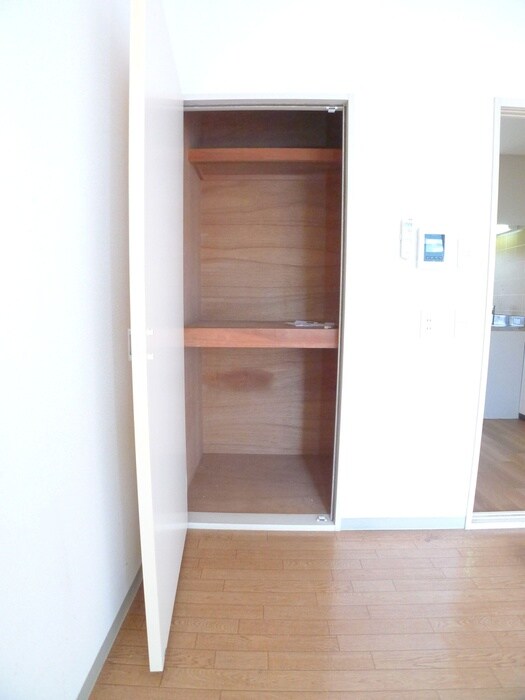 物件内観写真12　(収納)