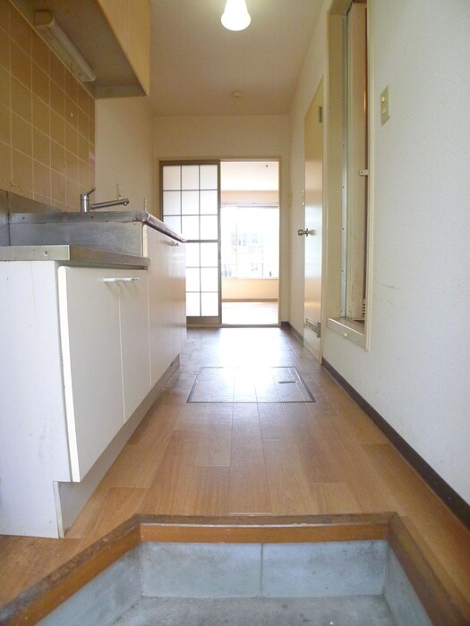 物件内観写真16　(玄関)