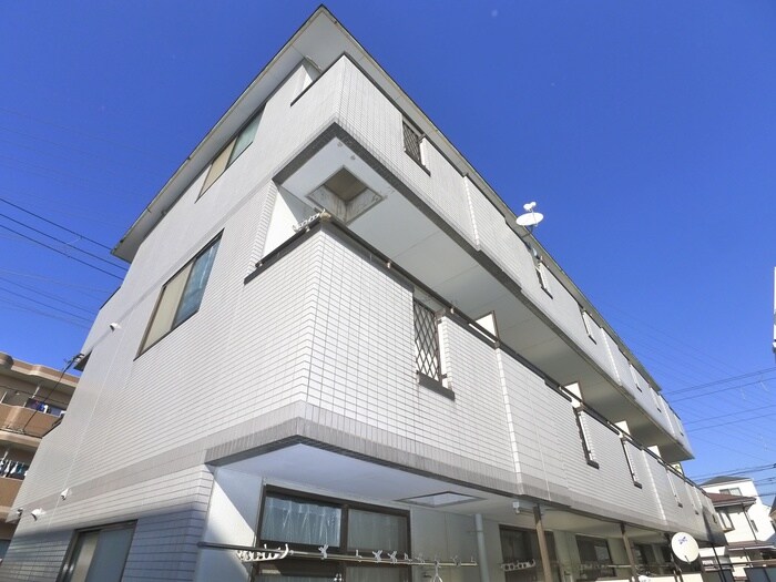 物件外観写真1　(エントランス部分)