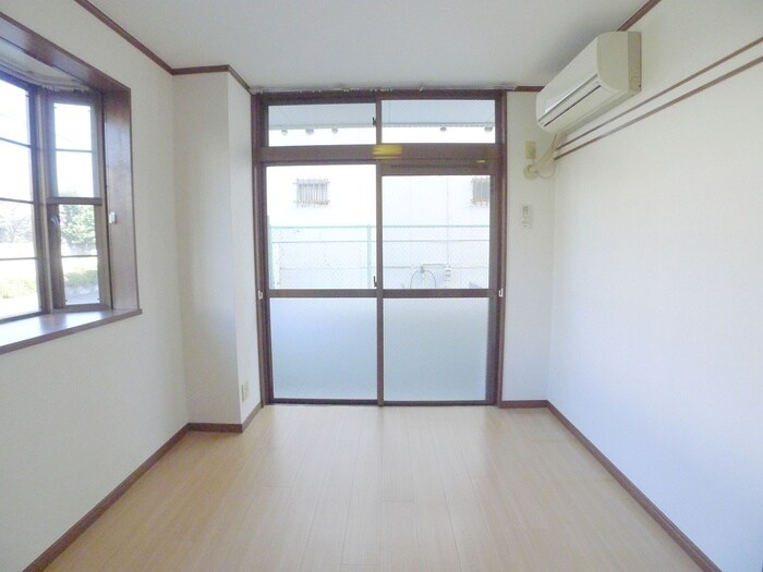 物件内観写真5　(居室)