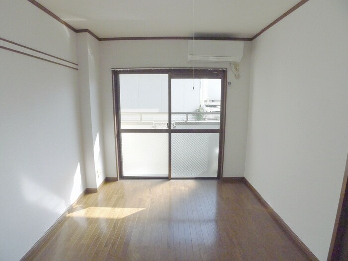 物件内観写真5　(居室)