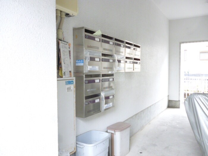 物件外観写真5　(エントランス部分)