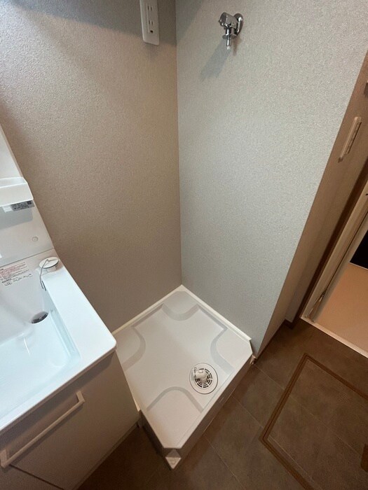 物件内観写真15　(洗濯機置場)