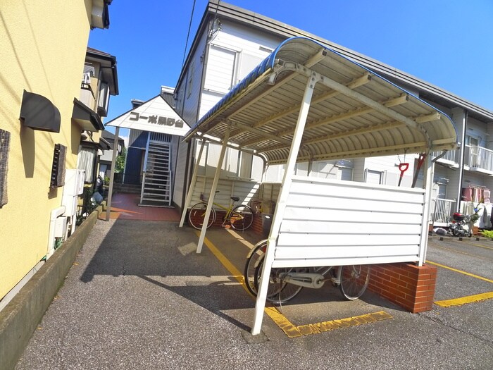 物件外観写真2　(エントランス部分)