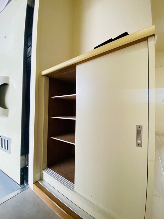 物件内観写真5　(靴箱)