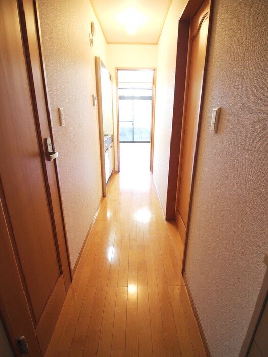 物件内観写真18　(廊下)