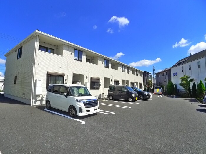 物件外観写真5　(駐車場)