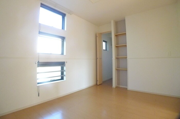 物件内観写真10　(居室)