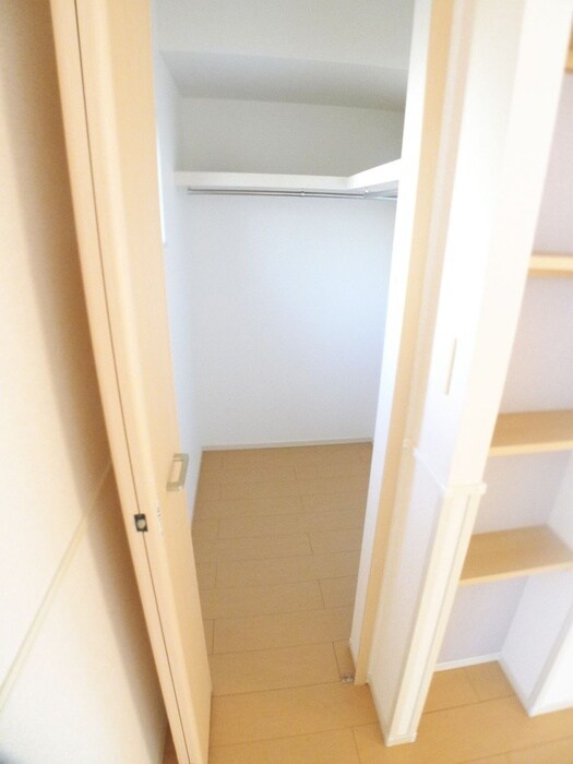 物件内観写真12　(収納)