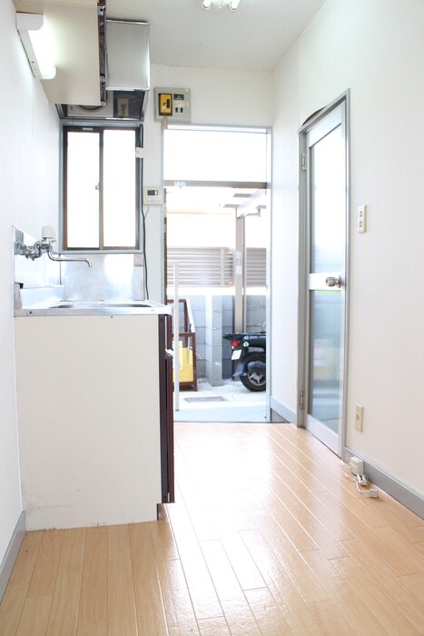 物件内観写真10　(廊下)