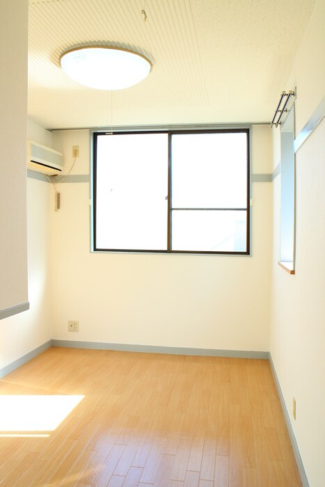 物件内観写真19　(居室)