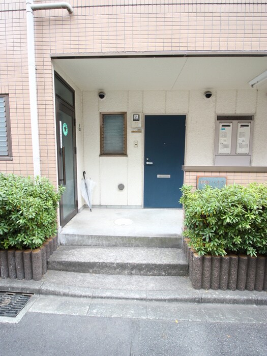 物件外観写真4　(エントランス部分)