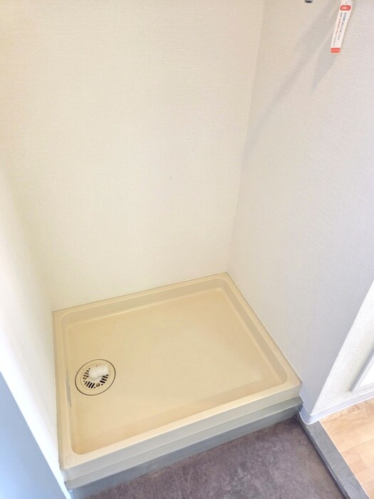 物件内観写真16　(洗濯機置場)