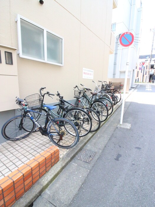 物件外観写真3　(駐輪場)