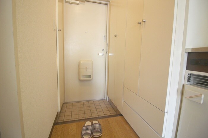 物件内観写真11　(玄関)