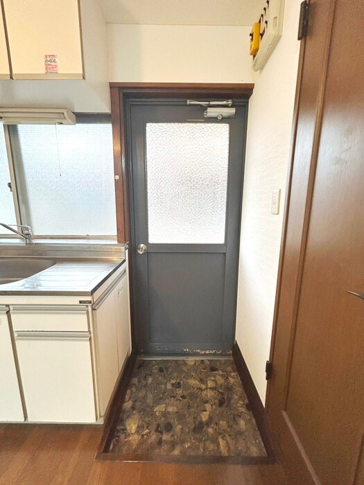 物件内観写真10　(玄関)