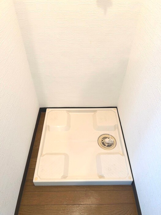 物件内観写真15　(洗濯機置場)