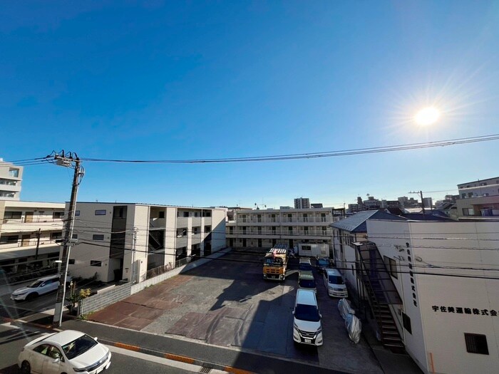 物件内観写真16　(室内からの展望)