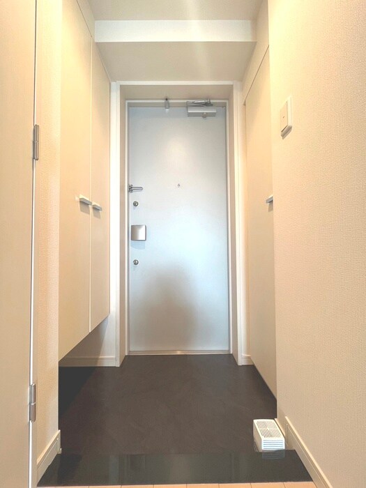 物件内観写真14　(玄関)