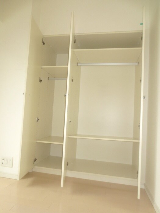 物件内観写真15　(収納)