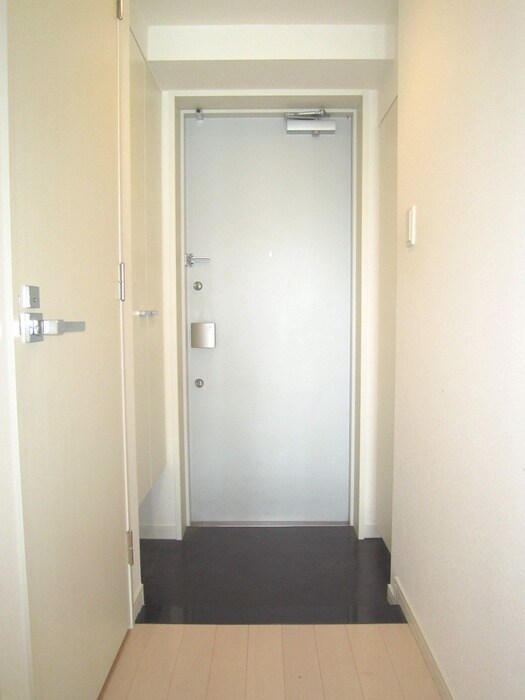 物件内観写真16　(玄関)