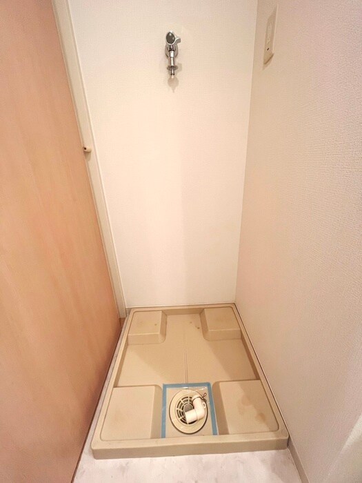 物件内観写真18　(洗濯機置場)