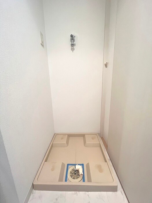 物件内観写真18　(洗濯機置場)