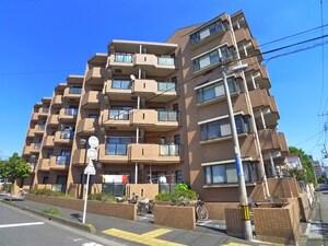 ファミーユモトヤシキ外観写真