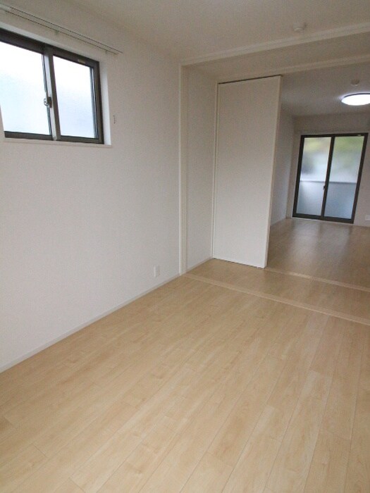 物件内観写真10　(居室)